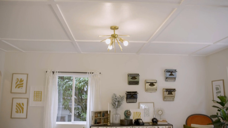 Unique Ceiling Design Choices Inspired By The Stars Of Unsellable Houses