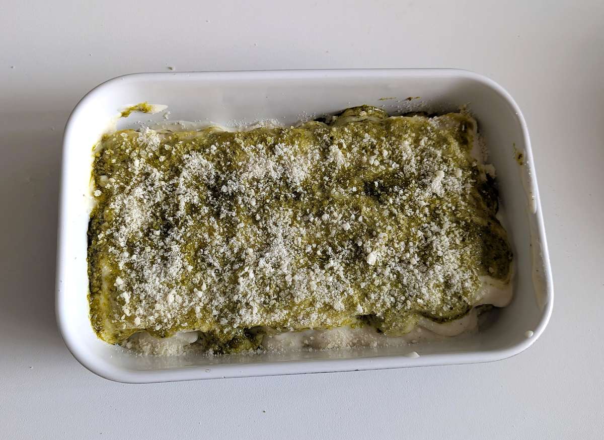Überbackene cannelloni mit cremigem pesto: das einfache und leckere rezept