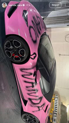 Wanda Nara grafiteó el Lamborghini rosa como mensaje a Mauro Icardi ...