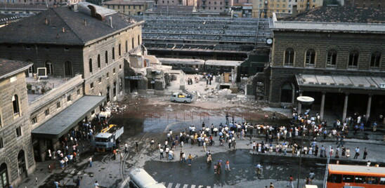 45 anni fa la strage di Bologna, Mattarella: "Fu una spietata strategia neofascista"