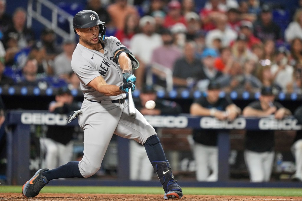 Yankees New Deadline Pieces Blow Lead In Bizarre Crushing Loss To Marlins AA1JLeUR.img