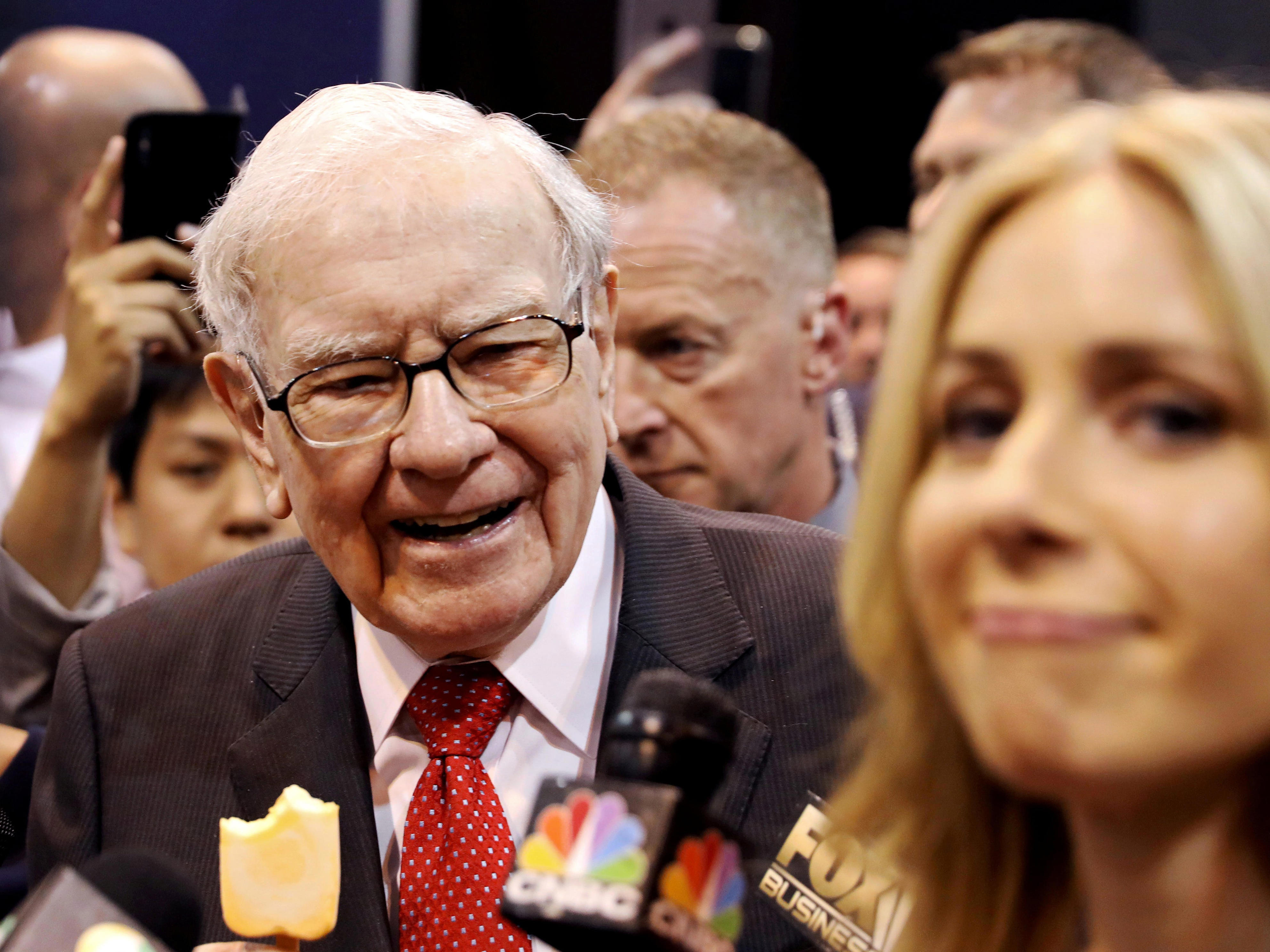 Warren Buffett #39 s Berkshire Hathaway sold another $3 billion of stocks Warren Buffett #39 s Berkshire Hathaway sold another $3 billion of stocks