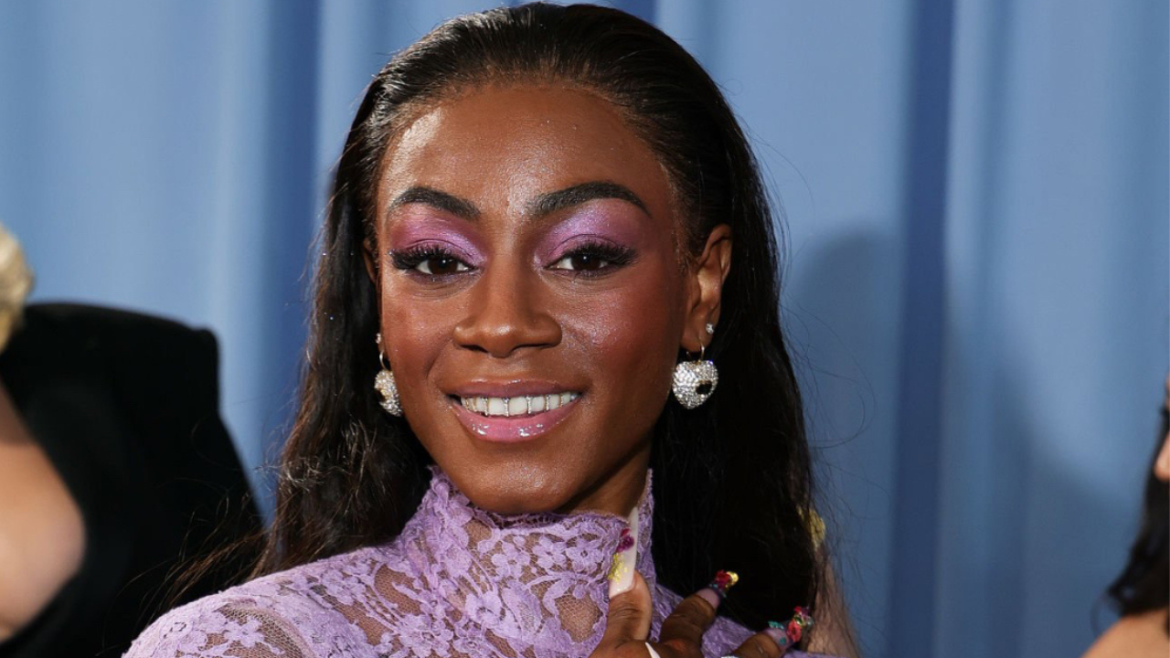 HOW MUCH IS SHA CARRI RICHARDSON WORTH visual data 8