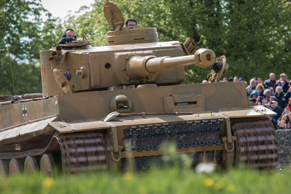 【新品未開封】英国コーギー社 タイガー131戦車ボービントン博物館CC60517 英国コーギー社 タイガー131戦車 ボービントン戦車博物館により