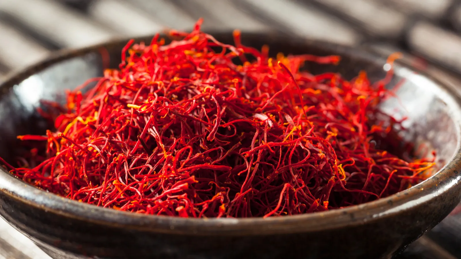 Why a pinch of saffron costs $50 (the shocking truth)