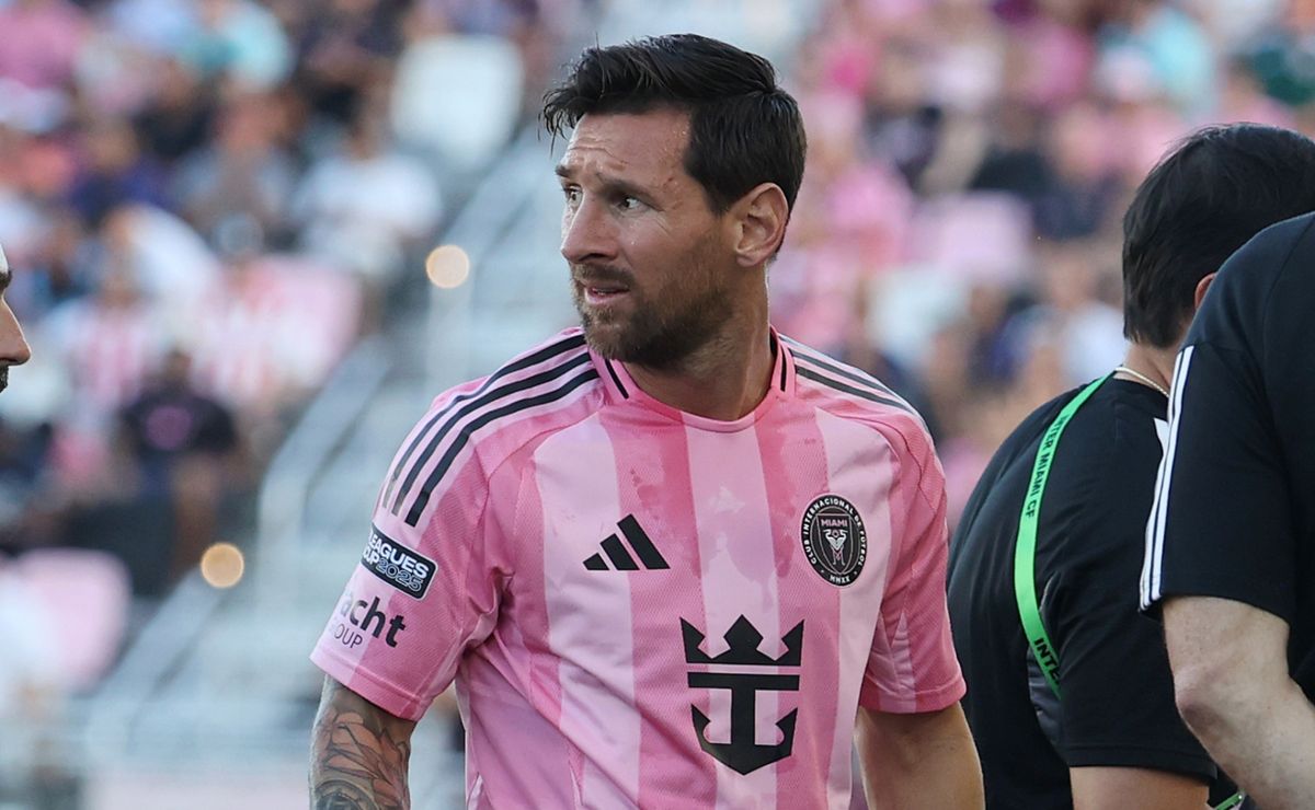 Mascherano shares optimistic injury update on Lionel Messi following ...