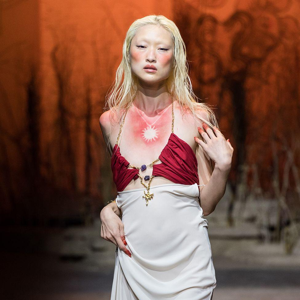 Fake sunburn featured at London Fashion Week