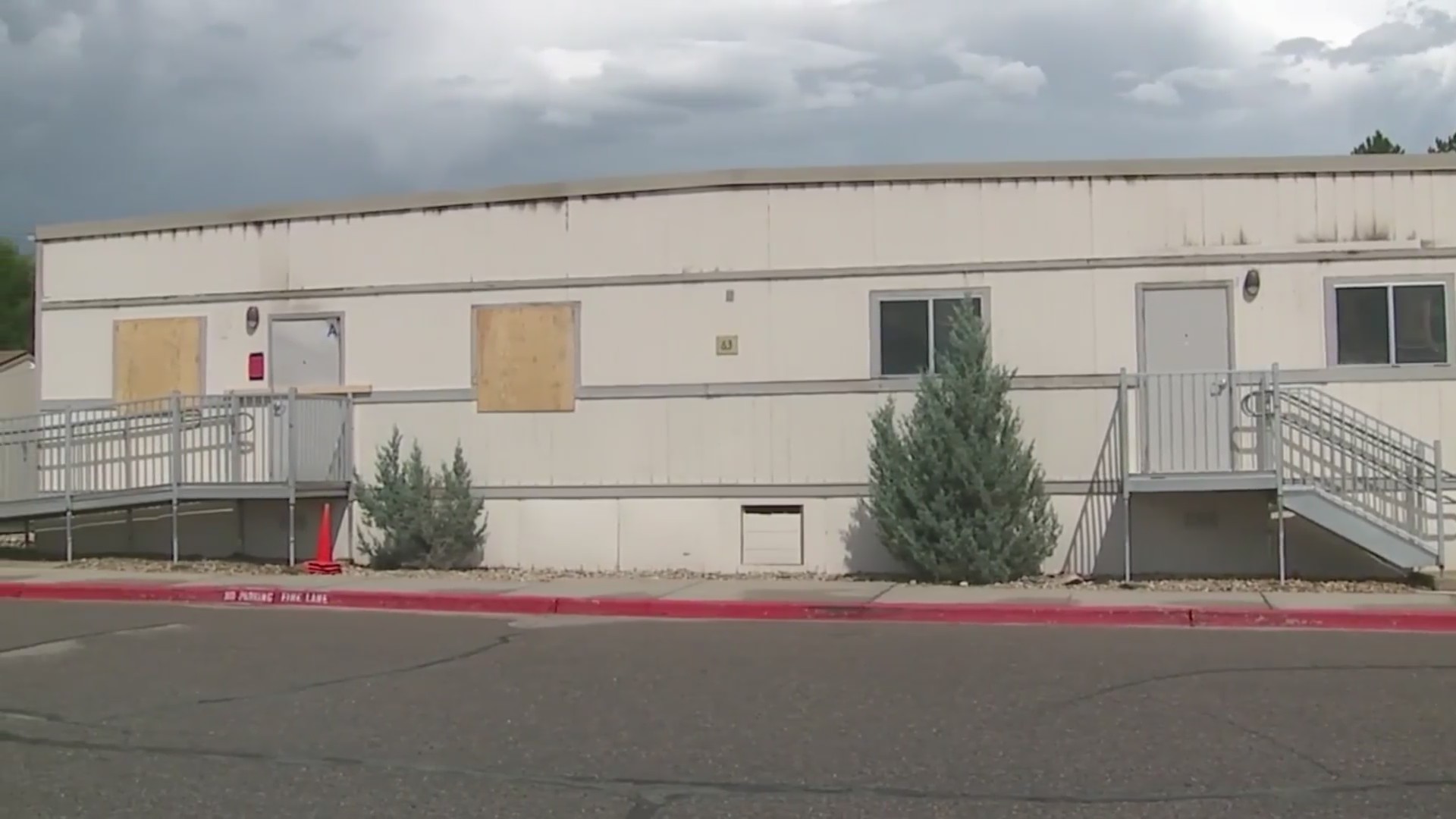 Firefighters respond to fire at Castle Rock Elementary School