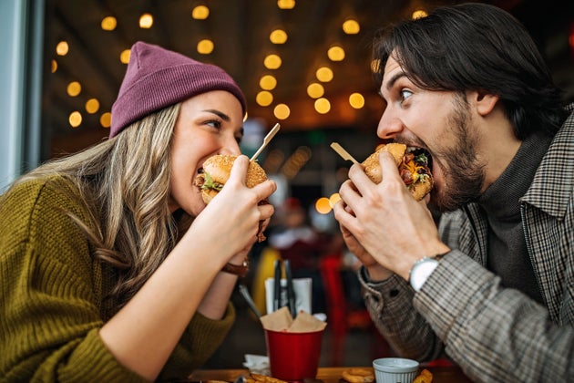 8 annoying traits of American tourists who dine abroad
