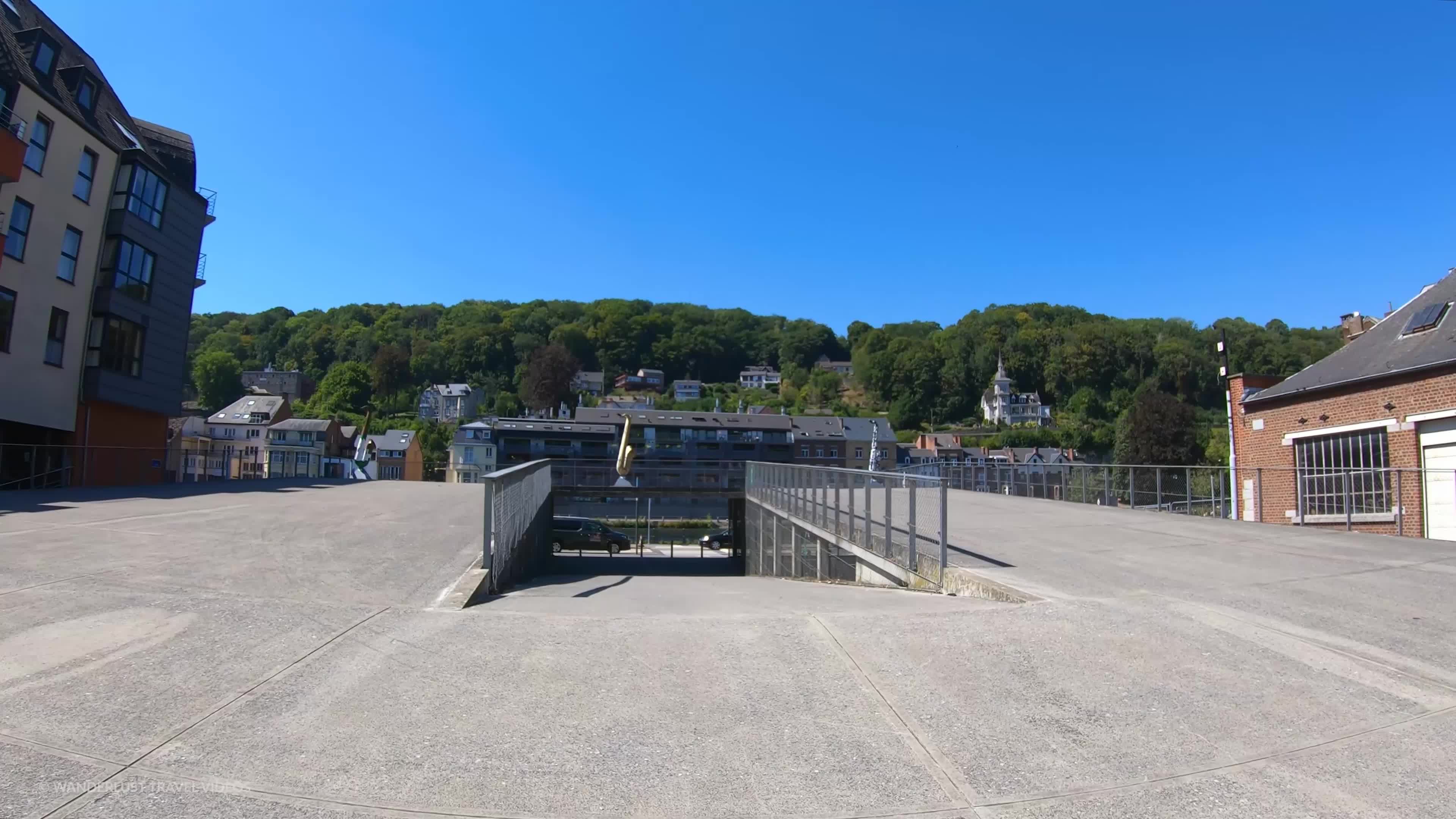 Balade à Dinant, Belgique – Rues de la ville et Citadelle (4K)