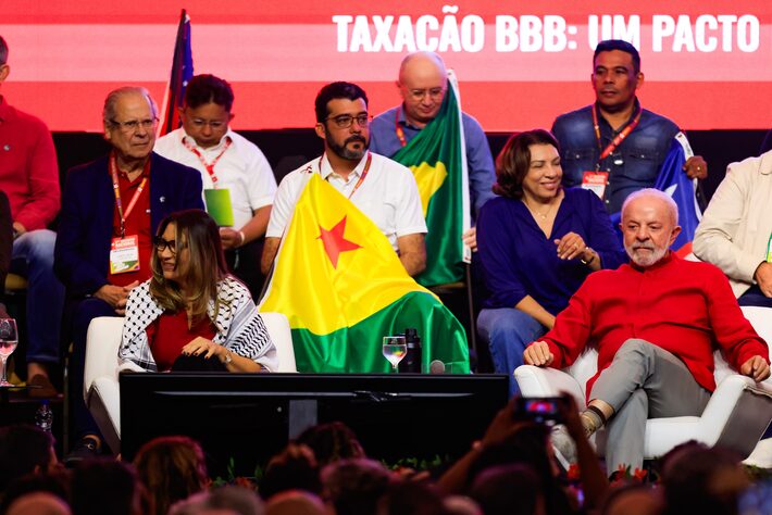 Lula disse que o PT precisa “reparar erros” para não cometê-los novamente, e lembrou que o partido só elegeu 70 dos 513 deputados em 2022. Foto: WILTON JUNIOR