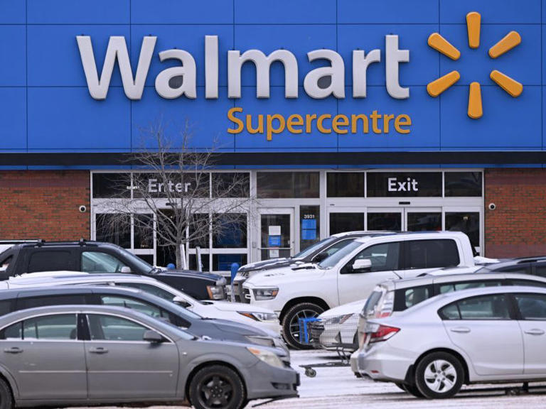 Walmart Notches Third Weekly Gain As Tariff Jitters Cool Retail Buzz — But  Traders Laud Resilience Amid 'Bloody Market Day'