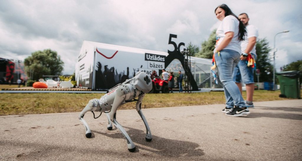 China S Robot Beast Shatters World Speed Record In 100 Meter Dash