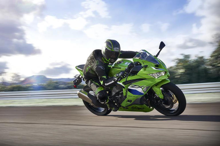 カワサキ】「Ninja ZX-4R SE」「Ninja ZX-4RR」のカラー＆グラフィック