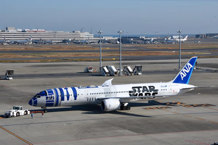 1/200 特別塗装ANA ANA、「スター・ウォーズ」特別塗装機の運航終了 「R2-D2」と「C
