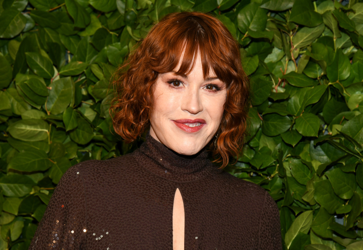 ’80s Queen Molly Ringwald Shares Rare Photo of Her Stunning Twin Son
