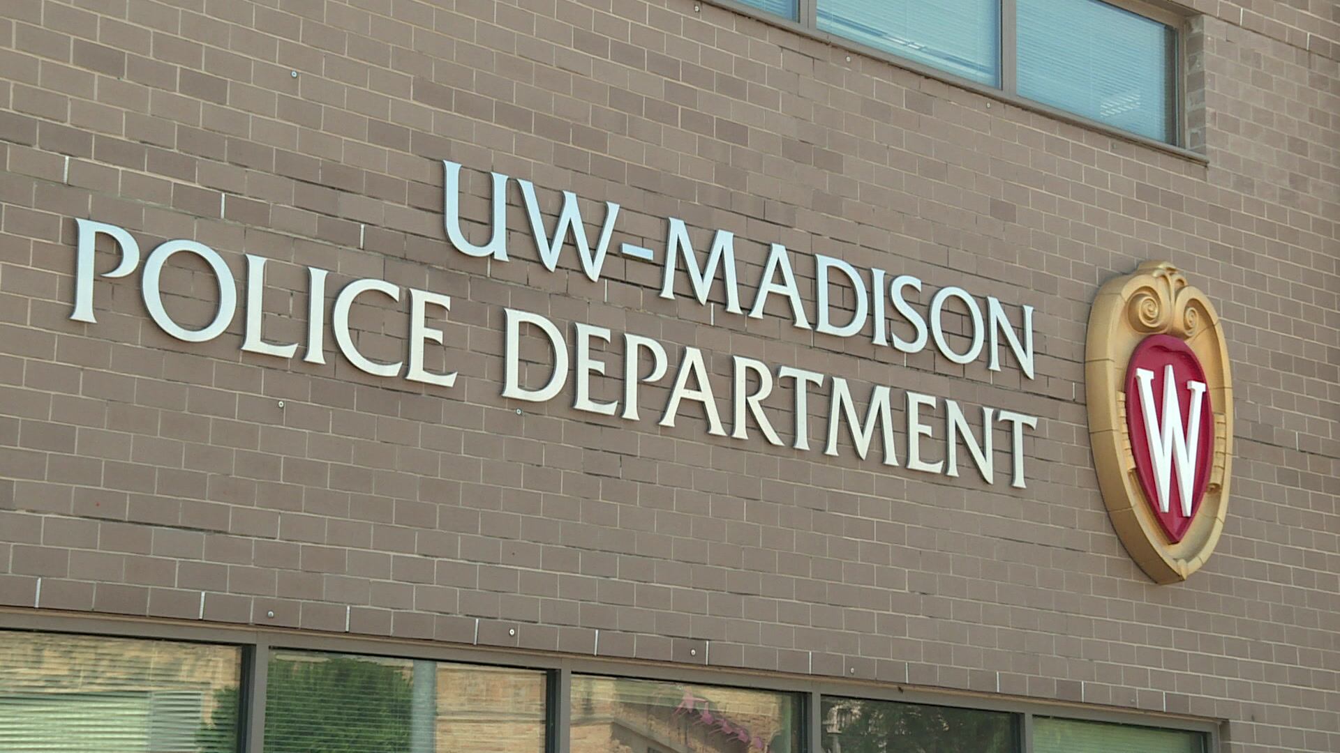 UW-Madison police officer busts down door to evacuate burning home