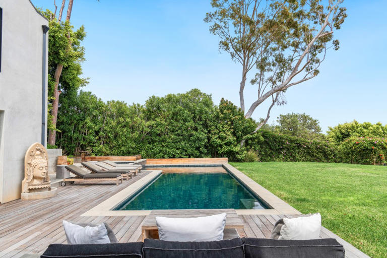Shannen Doherty’s longtime Malibu home to ask 9.45M a year after her