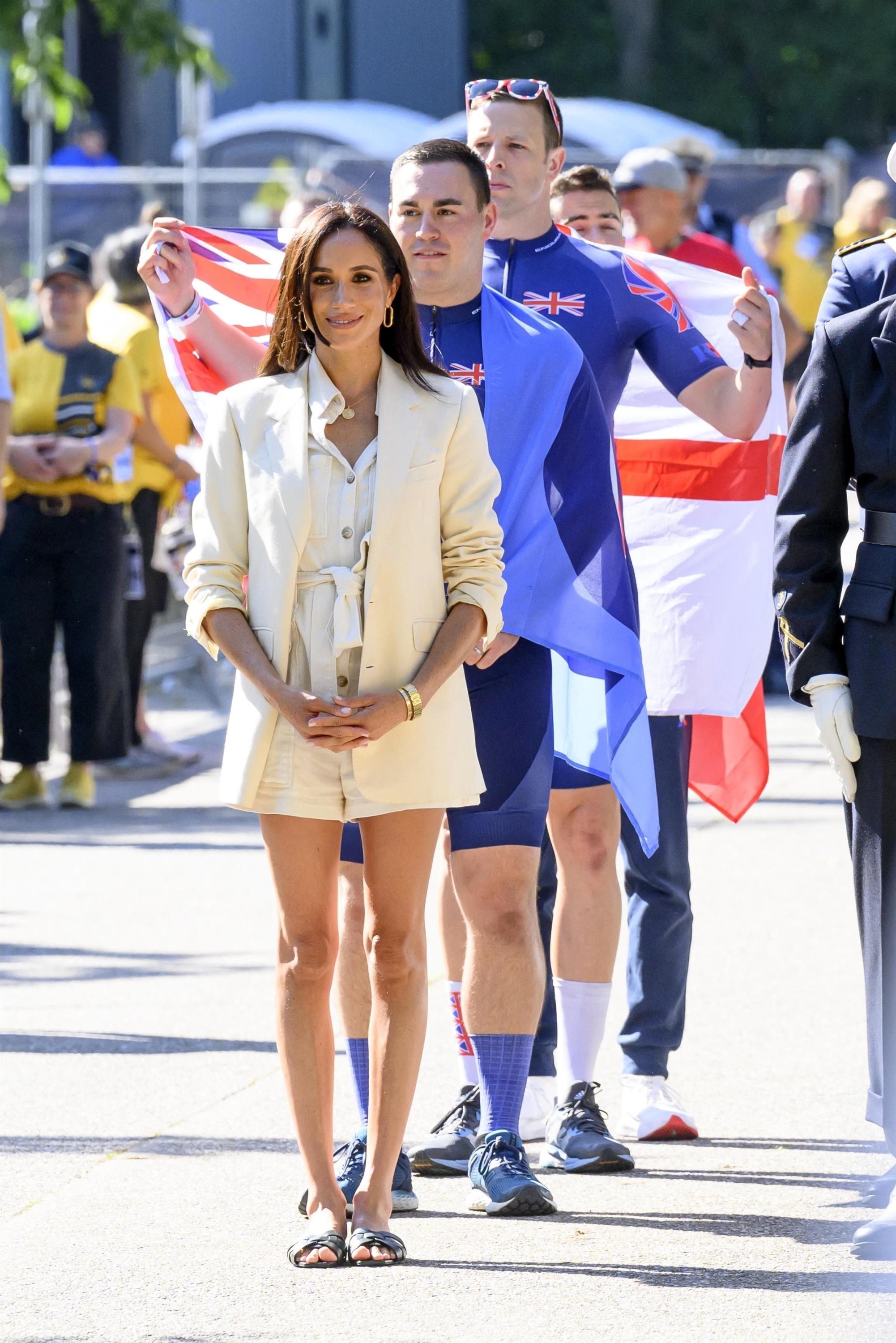 Meghan Markle : ses 7 looks d’été quiet luxury à imiter pour partir en vacances