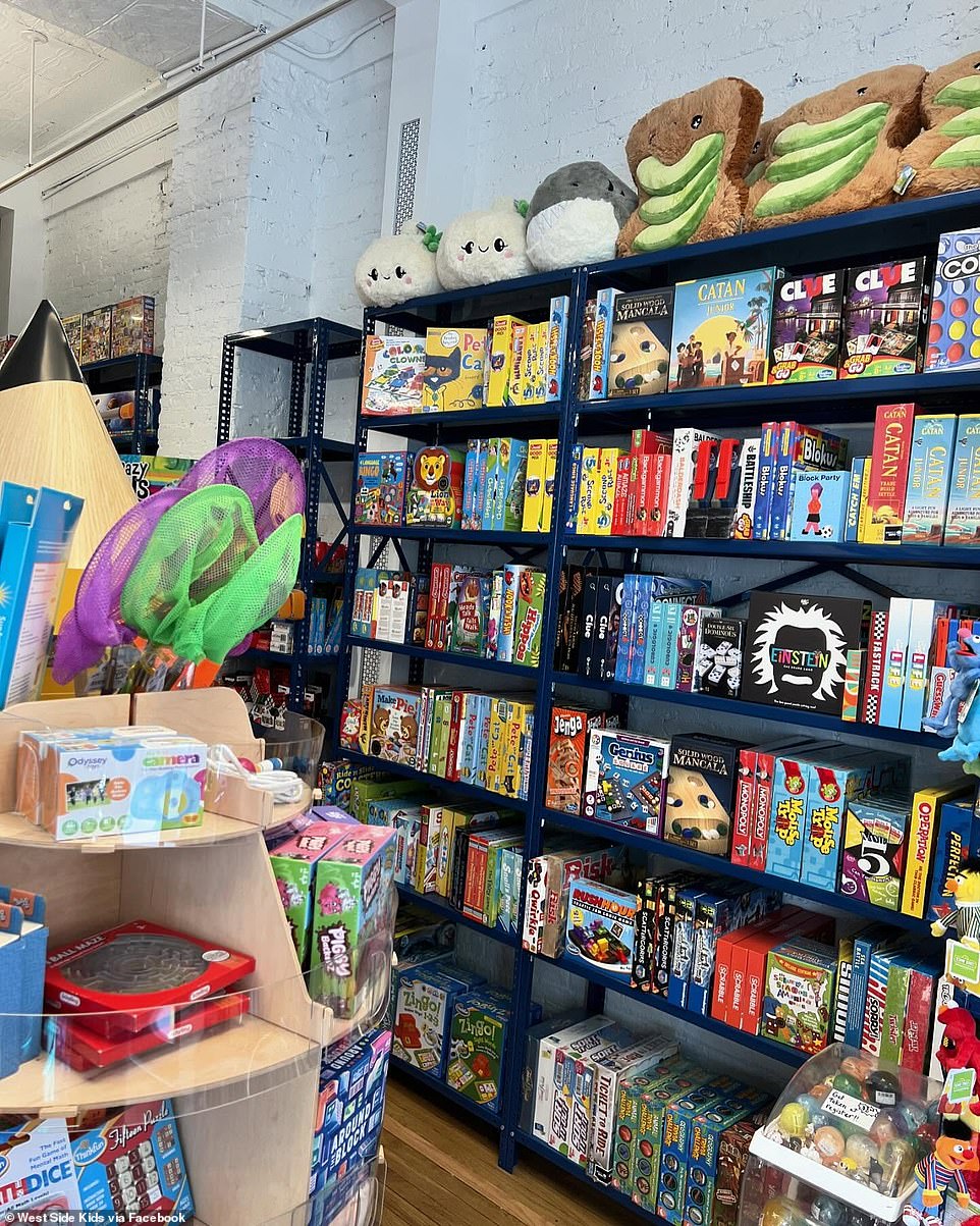 NYC toy store shutters after 40 years
