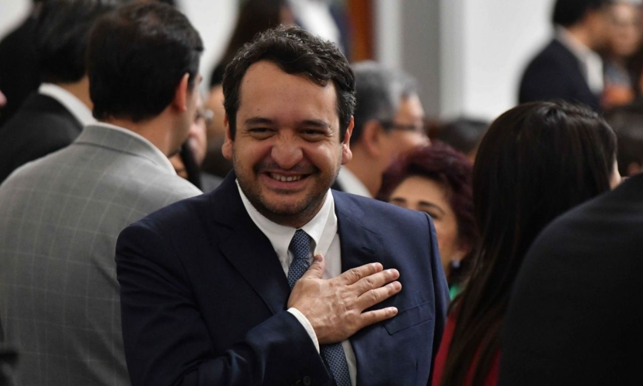 Desmienten que Andrés Manuel López Beltrán haya viajado en avión de la Defensa a Japón