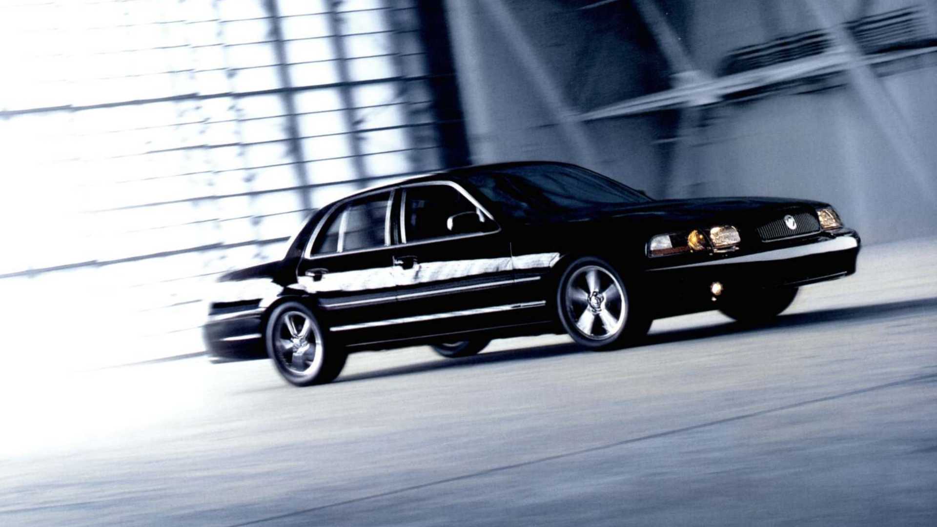 2003 Mercury Marauder Brochure Image front 3/4 driving