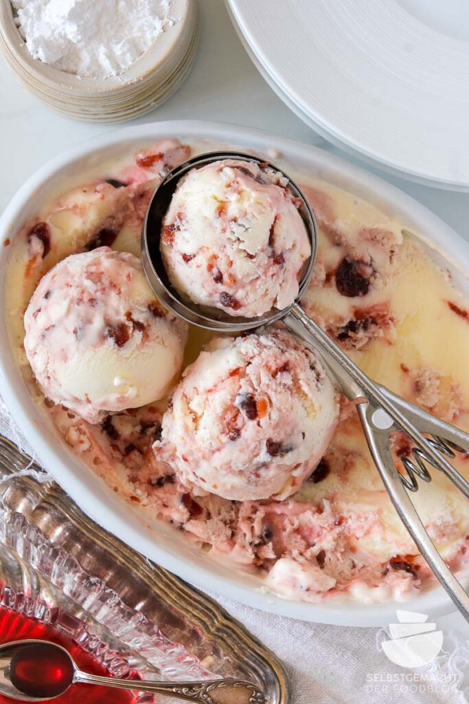 Amarena-Kirsch-Eis aus 5 Zutaten