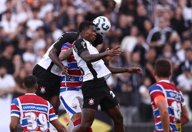 Soccer Football - Brasileiro Championship - Corinthians v Fortaleza - Neo Quimica Arena, Sao Paulo, Brazil - August 3, 2025 Corinthians' Caca in action REUTERS/Jean Carniel