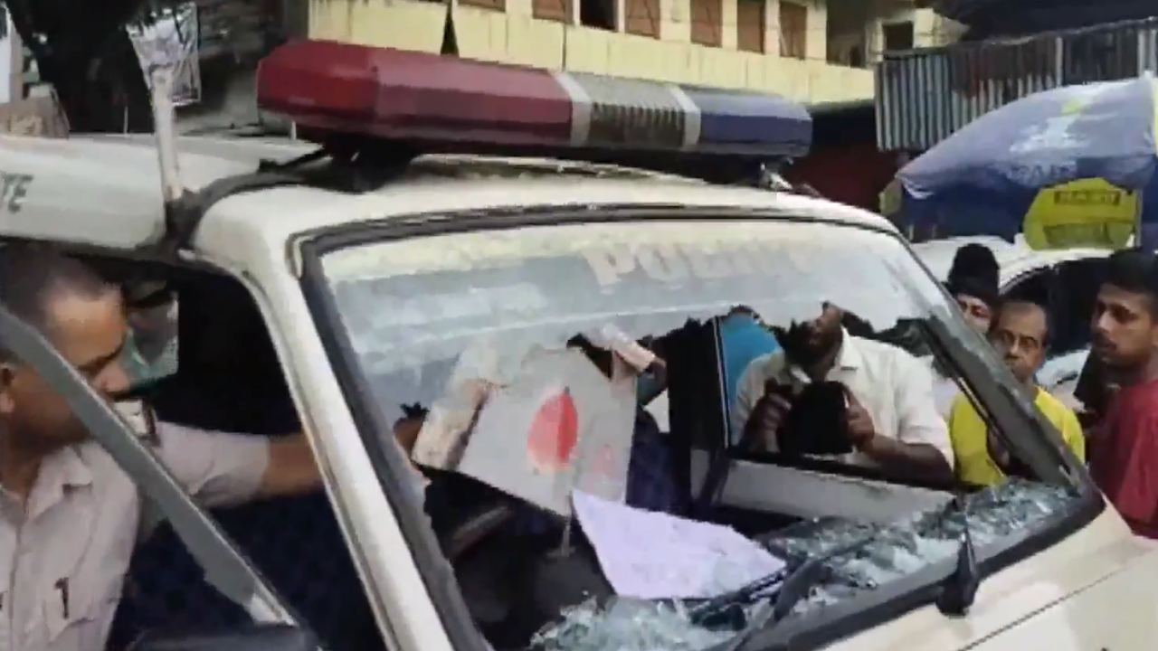West Bengal opposition leader Suvendu Adhikari #39 s convoy attacked in West Bengal opposition leader Suvendu Adhikari #39 s convoy attacked in
