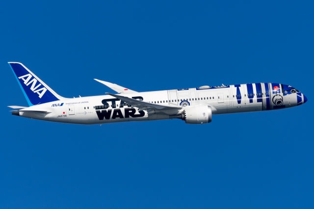 みるこR2-D2 ANA JET ボーイング787-9 巨大すぎるR2-D2が空を飛ぶ!? ANA・ボーイング787-9の特別塗装機