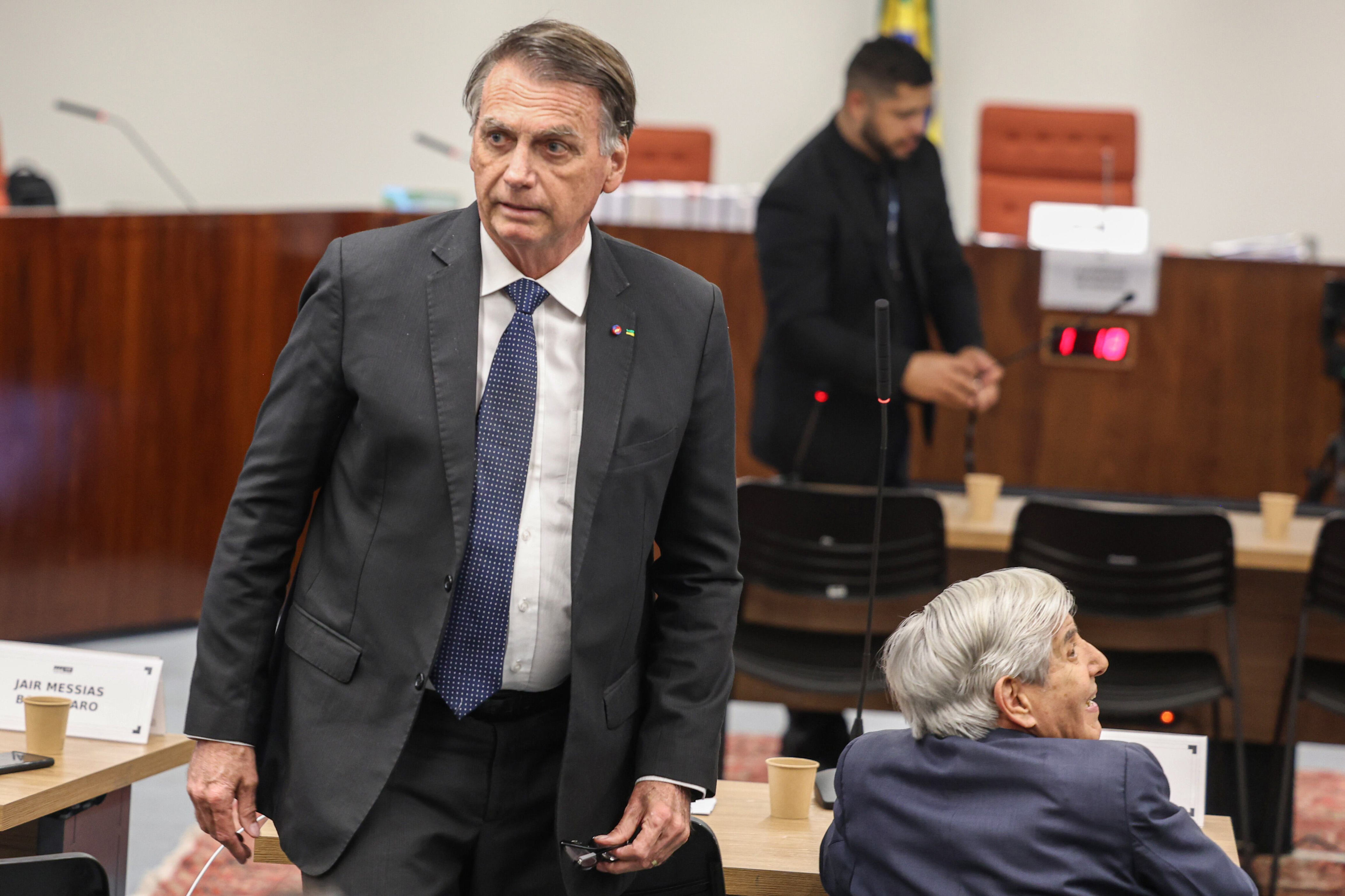 Hijo de Jair Bolsonaro señala que su padre “no tiene ganas de comer” a ...