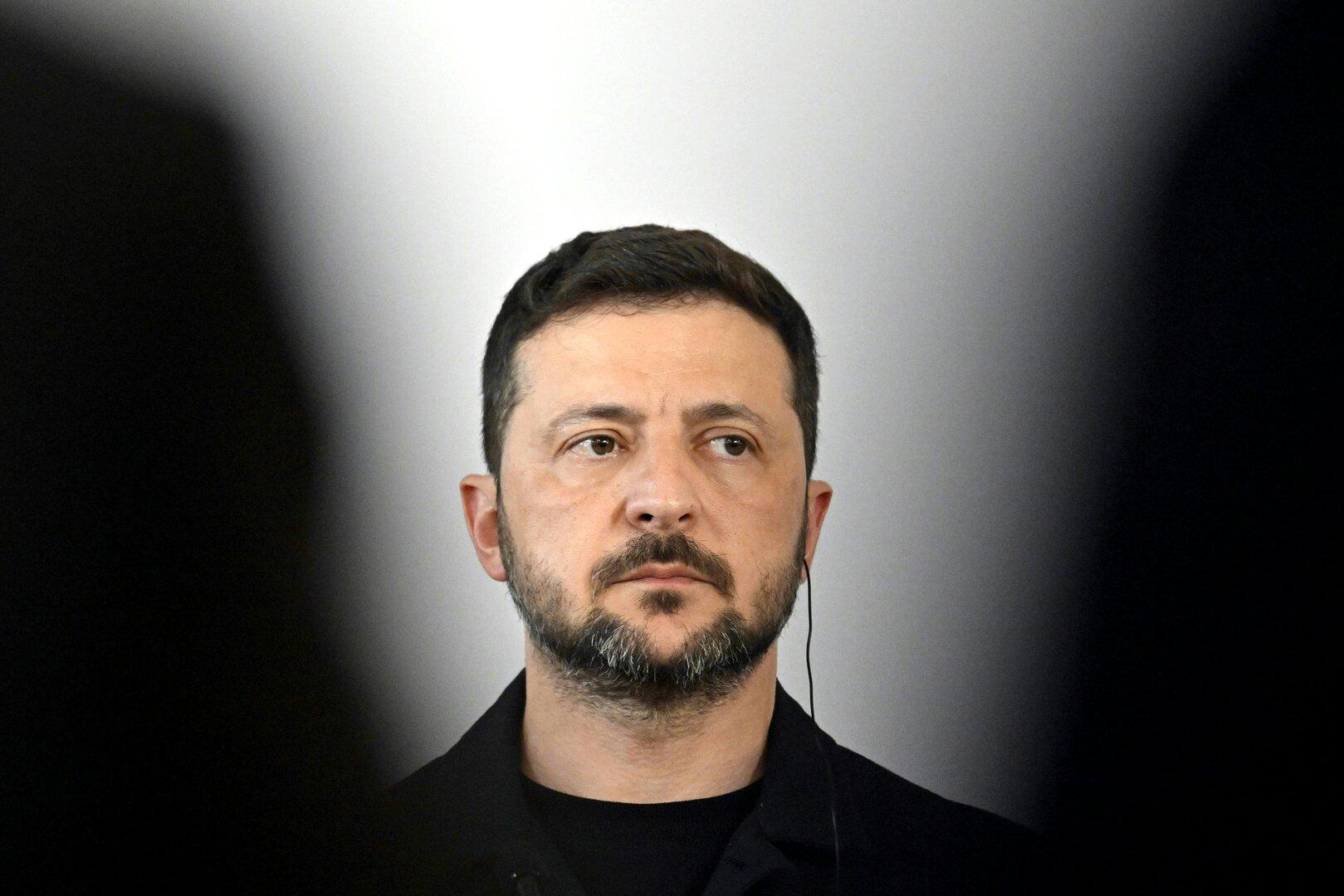 Selenskij entlässt ukrainischen Oberbefehlshaber Syrskyj