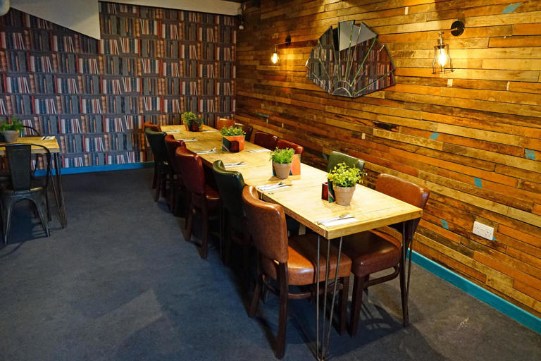 Einstein's offers a wide choice of food with dishes on the menu to suit all tastes.