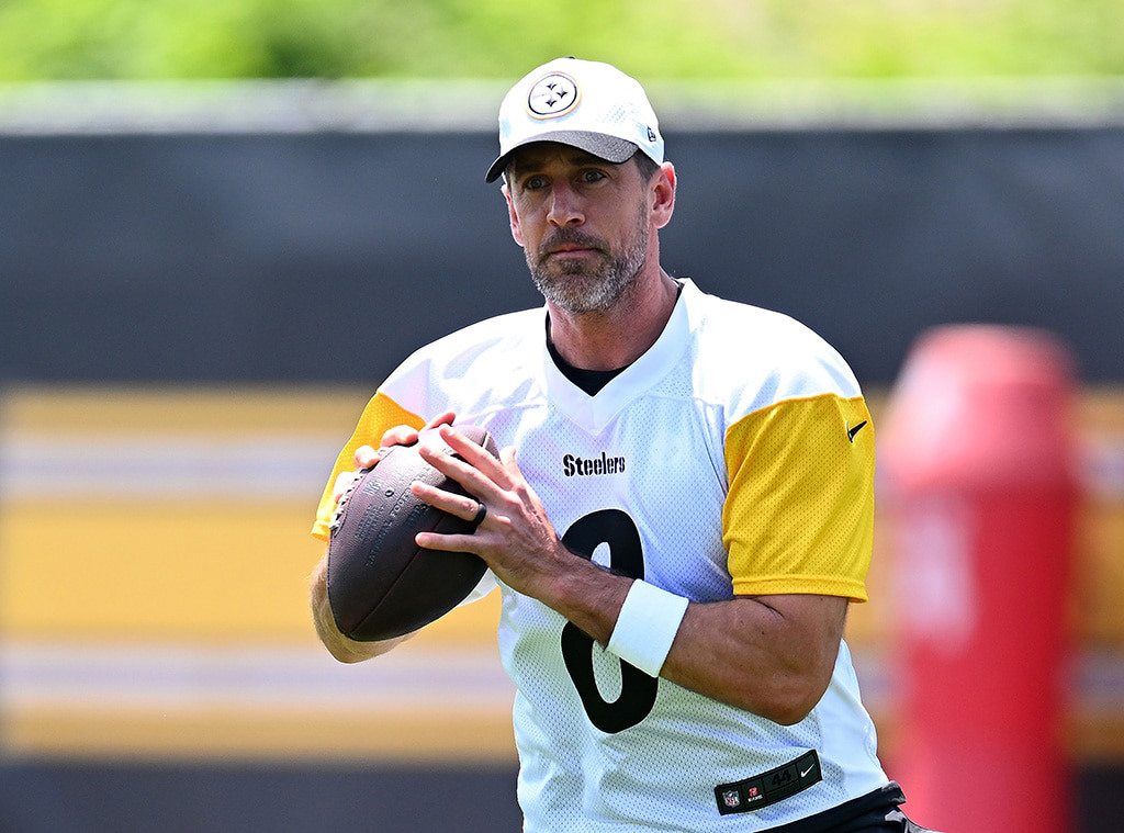 How Aaron Rodgers #39 Wife Influenced His Decision to Join the Steelers How Aaron Rodgers #39 Wife Influenced His Decision to Join the Steelers