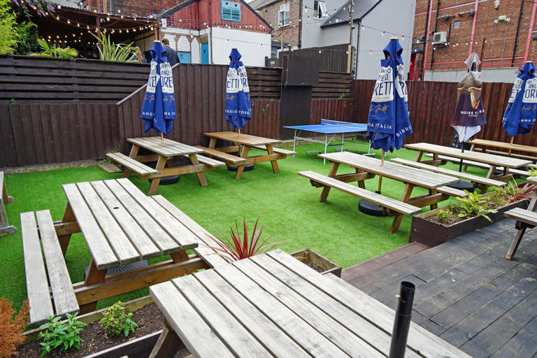Einstein's boasts one of the largest pub gardens in Chesterfield. There is now more space for eating and drinking outdoors after the beach that was in the garden last year was removed. Customers are happy to see the return of the ping-pong table!