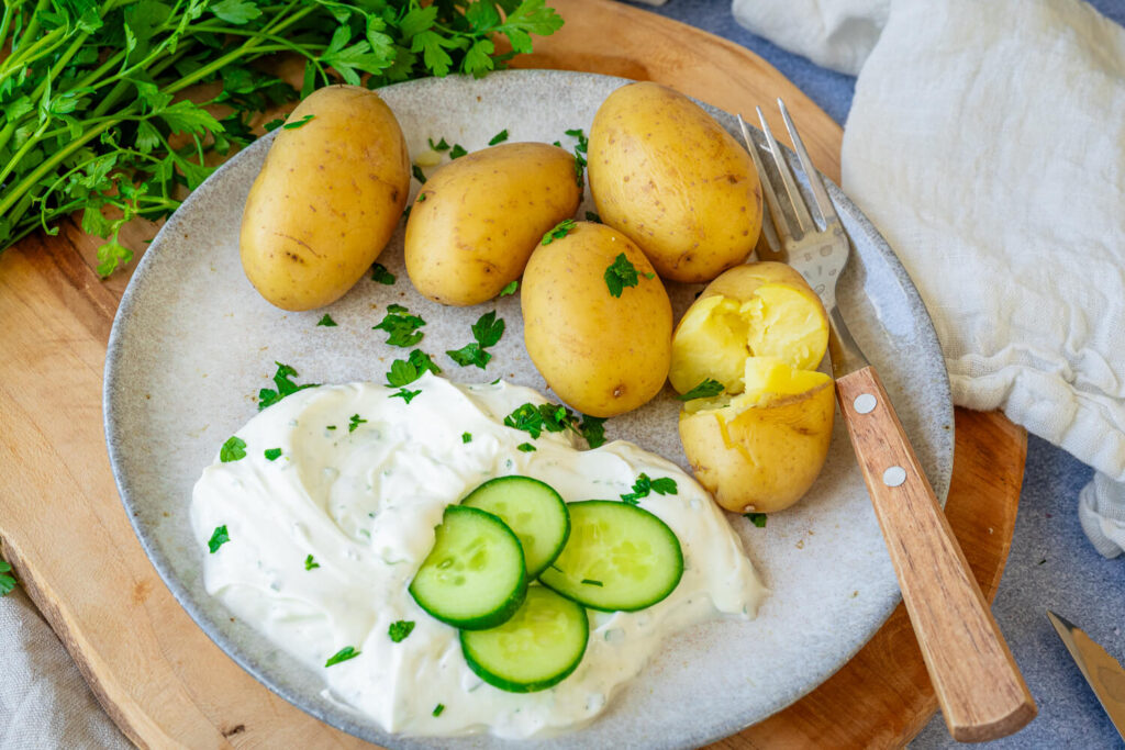 Kartoffeln mit Kräuterquark – gesund, günstig &amp; lecker