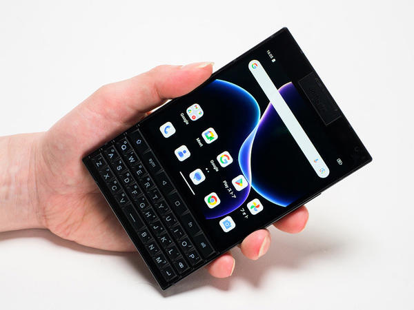 現代の奇跡!? UnihertzのQWERTYキー付きスマホ「Titan 2」