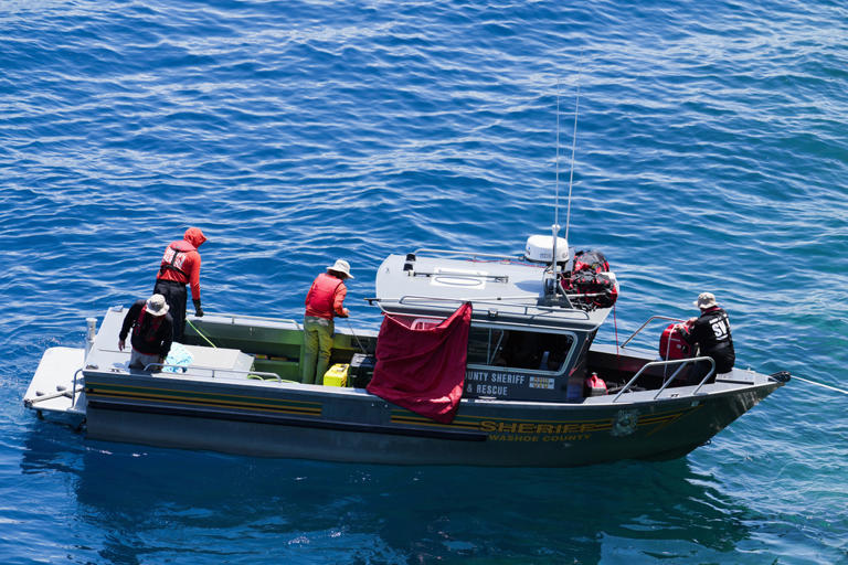 8 who died when boat capsized on Lake Tahoe were not wearing life vests