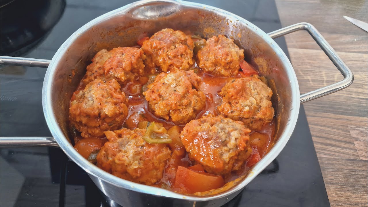 Leckeres Rezept für Frikadellen mit Gemüse! Tolles Abendessen Rezept!