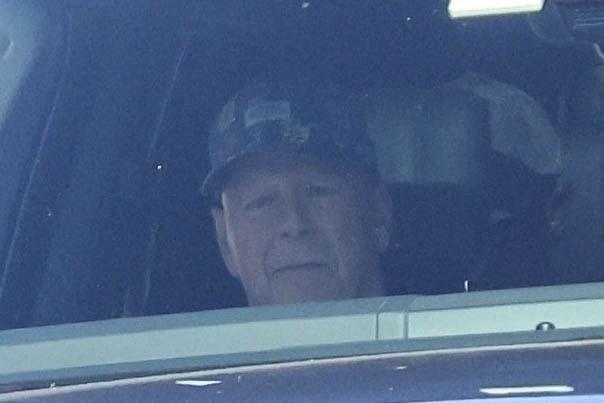 Bruce Willis muet et incapable de lire : de nouvelles images de l’acteur dévoilées après la terrible nouvelle