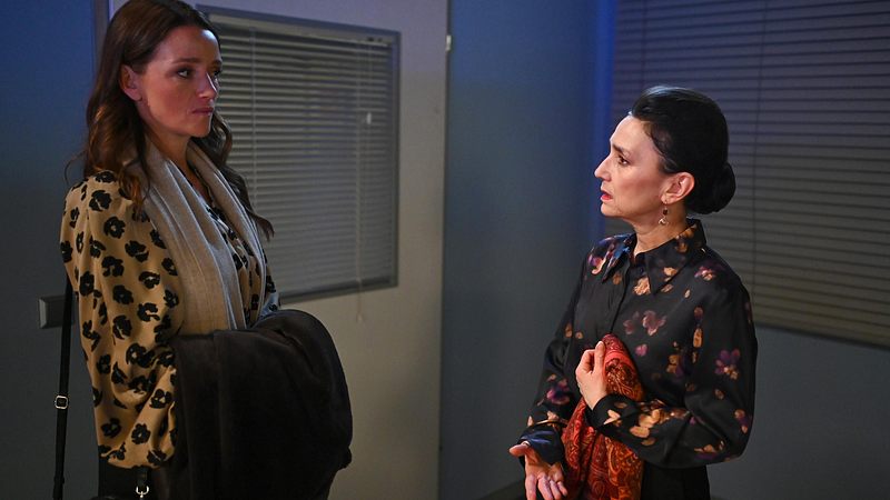 AWZ: Simone mit einem erschütternden Gesichtsausdruck