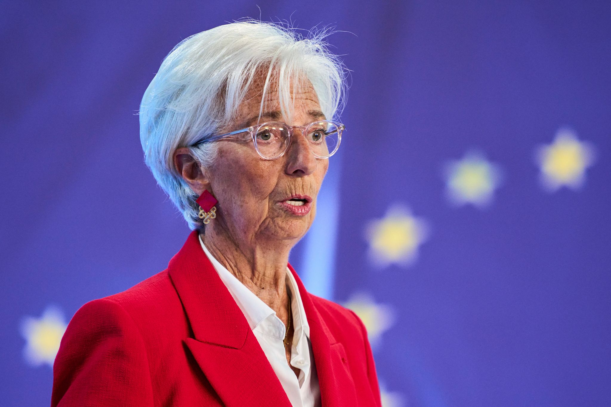 EZB-Präsidentin Christine Lagarde hält sich beim künftigen Kurs bedeckt (Archivbild)
