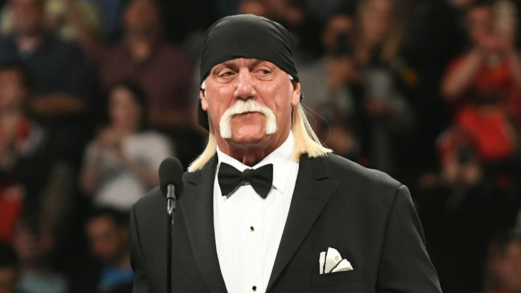 Hulk Hogan dies at 71