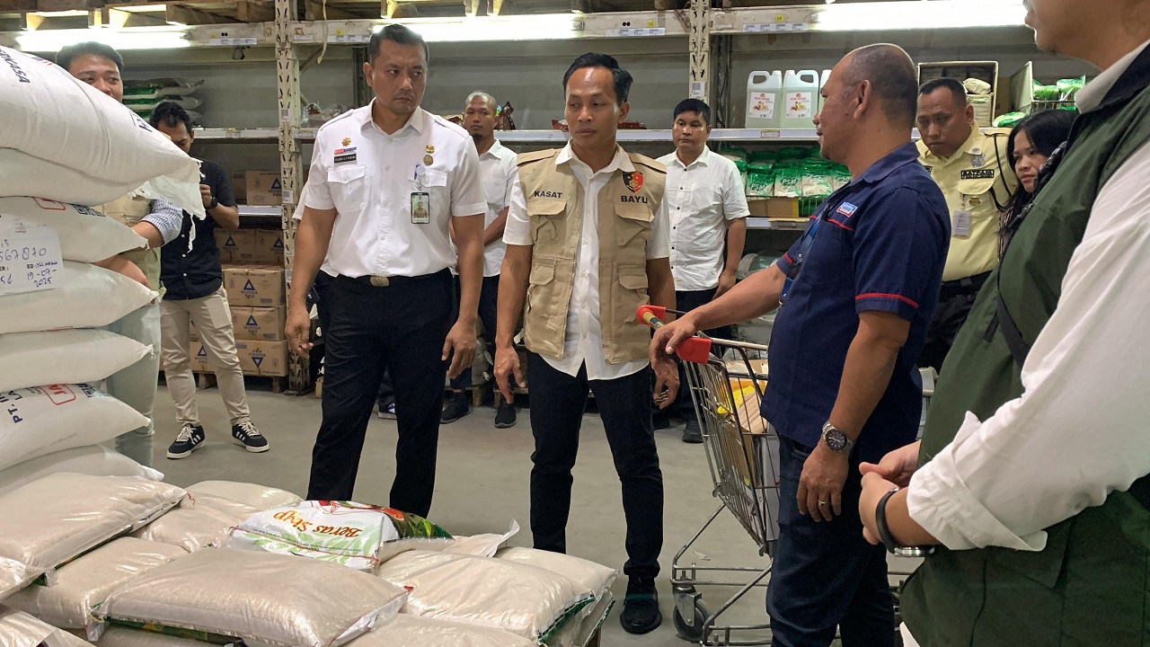 Polrestabes Medan Sidak Toko Beras di Medan