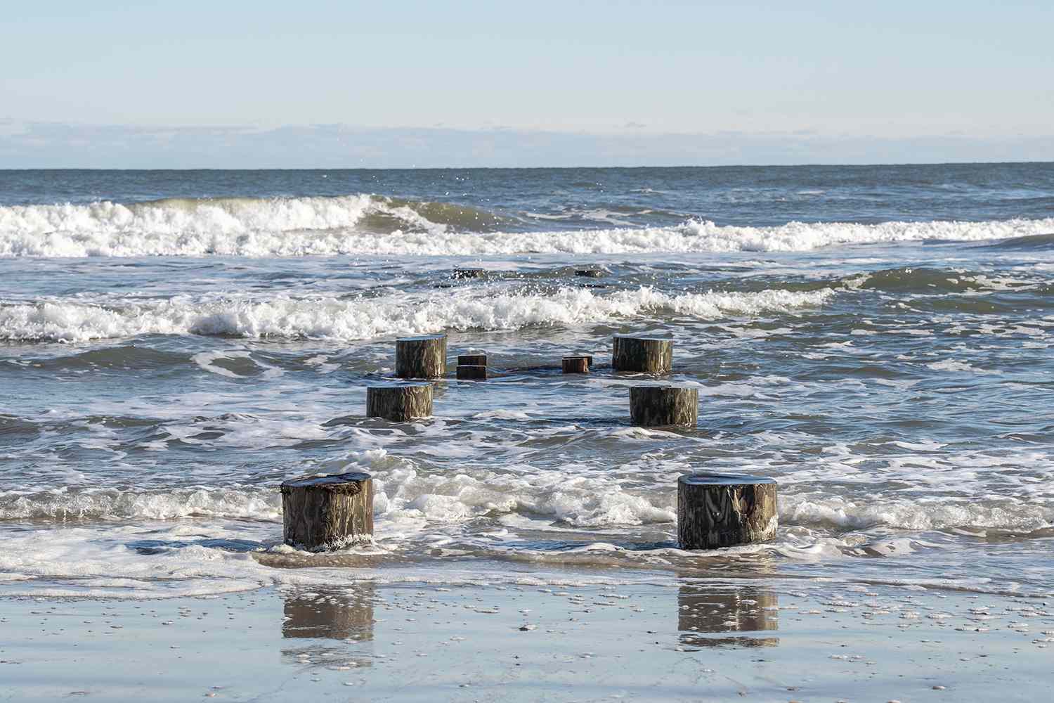 10 Rescued from Sinking Sailboat After Hitting Rocks at Popular N.J ...