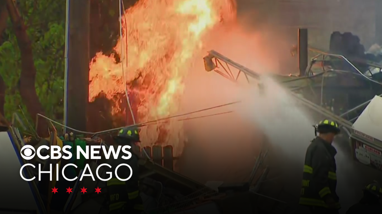 Flames rage after explosion, fire at gas station in Berwyn, Illinois