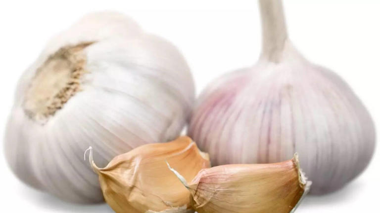 14 Everyday herbs and spices that may help prevent cancer, diabetes, and heart disease