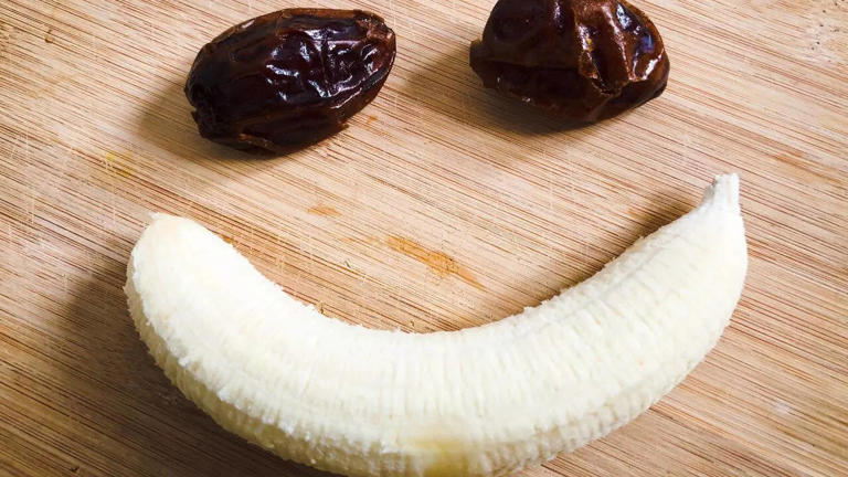 Bananas or dates? The healthier snack choice for managing blood sugar ...
