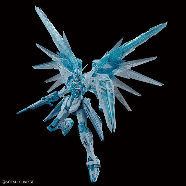氷・雷を思わせる色合いがクール！特別カラーのMGガンプラ