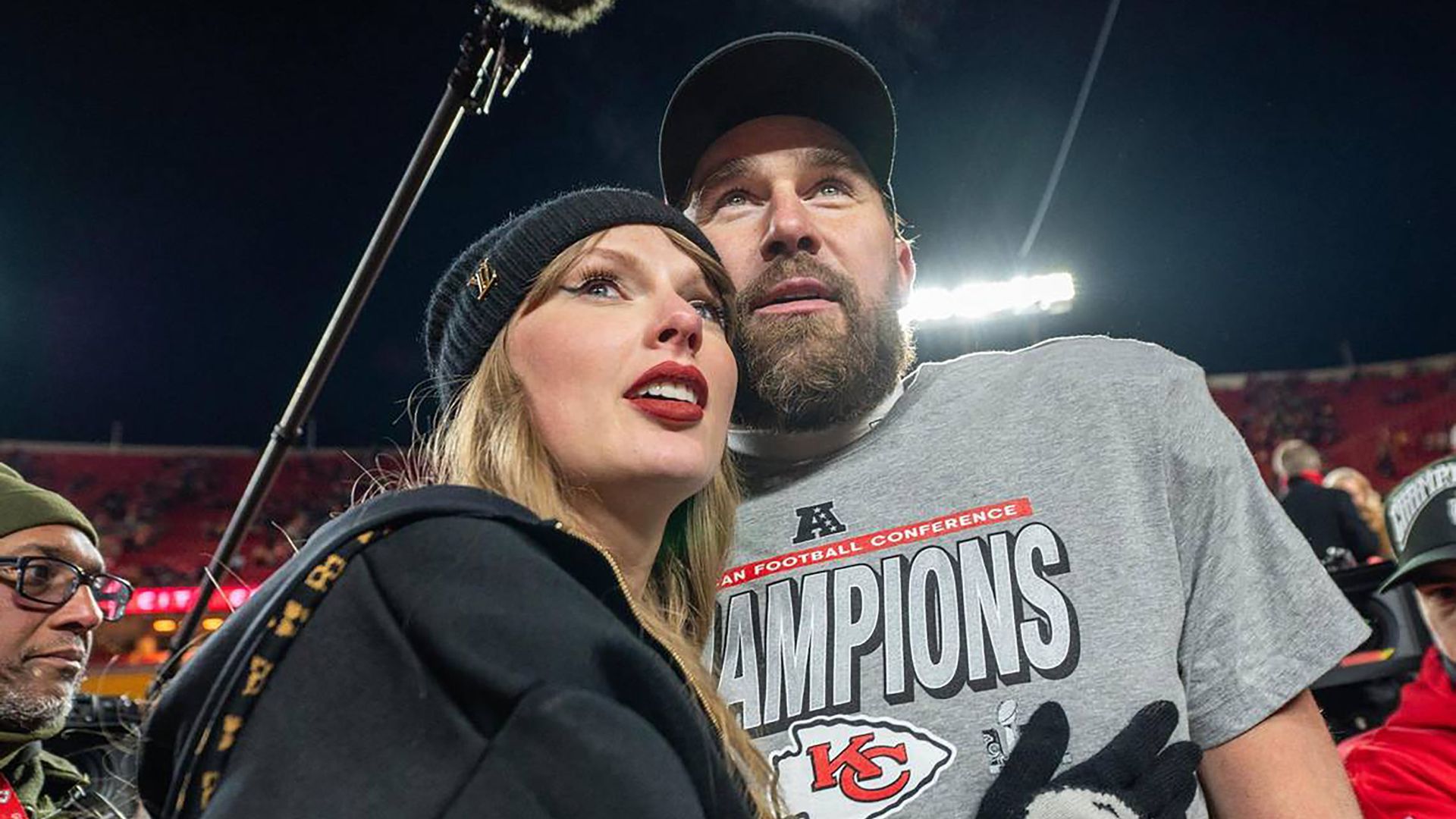 Travis Kelce postet erstmals Fotos mit Taylor Swift